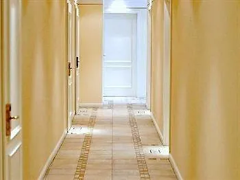 Xii Apostel Szálloda 3*