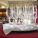 Xii Apostel Hotel 3*