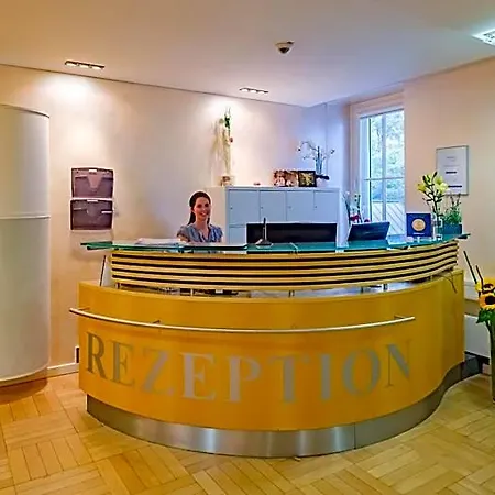 Xii Apostel Szálloda Köln