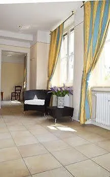 أبوستل ألبرغو الثاني عشر 3* كولونيا