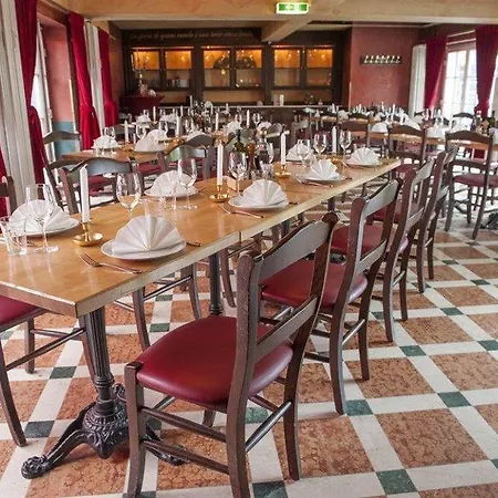 Xii Apostel Hotel 3*